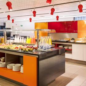 FRÜHSTÜCKSBUFFET ILUNION BARCELONA FRÜHSTÜCKSBUFFET ILUNION BARCELONA