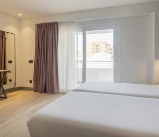 Barrierefreies zimmer Hotel ILUNION Romareda Saragossa Barrierefreies zimmer Hotel ILUNION Romareda Saragossa