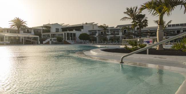 Schwimmbad Hotel ILUNION Costa Sal Lanzarote Puerto del Carmen Schwimmbad