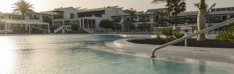 Schwimmbad Hotel ILUNION Costa Sal Lanzarote Puerto del Carmen Schwimmbad