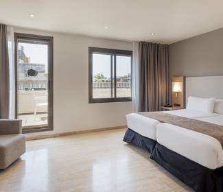 Superior-doppelzimmer mit terrasse Hotel ILUNION Almirante Barcelona Superior-doppelzimmer mit terrasse Hotel ILUNION Almirante Barcelona
