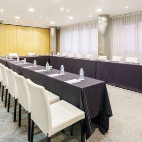 Konferenzraum ILUNION Bilbao Hotel Konferenzraum ILUNION Bilbao Hotel