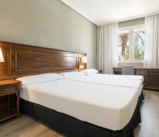 Doppelbett mit zusätzlichem bett Hotel ILUNION Las Lomas Mérida