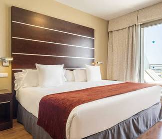 Junior suite hafenblick Hotel ILUNION Málaga Junior suite hafenblick Hotel ILUNION Málaga