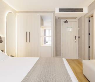 Standarddoppelzimmer Hotel ILUNION San Sebastián Donostia-San Sebastián Standarddoppelzimmer Hotel ILUNION San Sebastián Donostia-San Sebastián