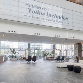 Rezeption Hotel ILUNION Atrium Madrid Rezeption Hotel ILUNION Atrium Madrid