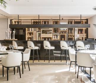 Bar-cafeteria Hotel ILUNION Málaga Bar-cafeteria Hotel ILUNION Málaga