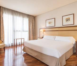Zïmmer mit wohnzimmer Hotel ILUNION Alcalá Norte Madrid