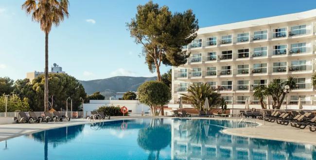 Schwimmbad Hotel ILUNION Palmanova Mallorca Schwimmbad Hotel ILUNION Palmanova Mallorca